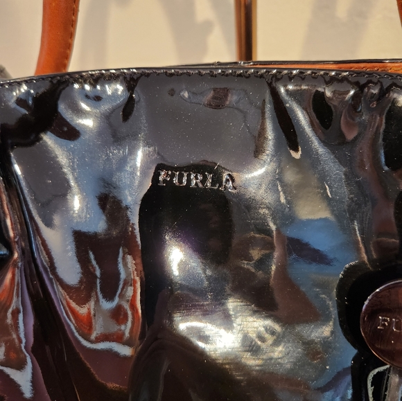 Furla Large Black Patent Leather Shoulder Bag with brown leather trim - Picture 3 of 11